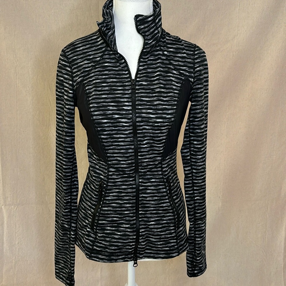 Womens black and white Zella Jacket with mesh panels